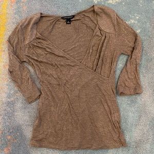 Banana Republic tan 3/4 sleeve shirt with deep V.